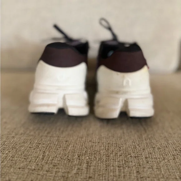 On Running Cloudflyer 4 in Purple and Cream - Picture 5 of 8